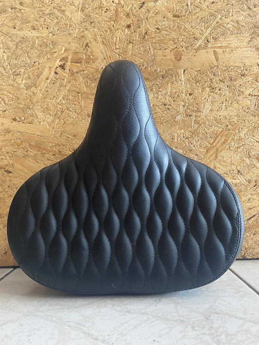 Accessories Saddle:  Soul Beach Cruiser Classic Quilted Stiching