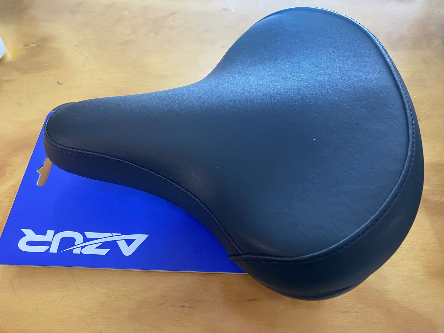 Accessories Saddle:  Azur MU Pro